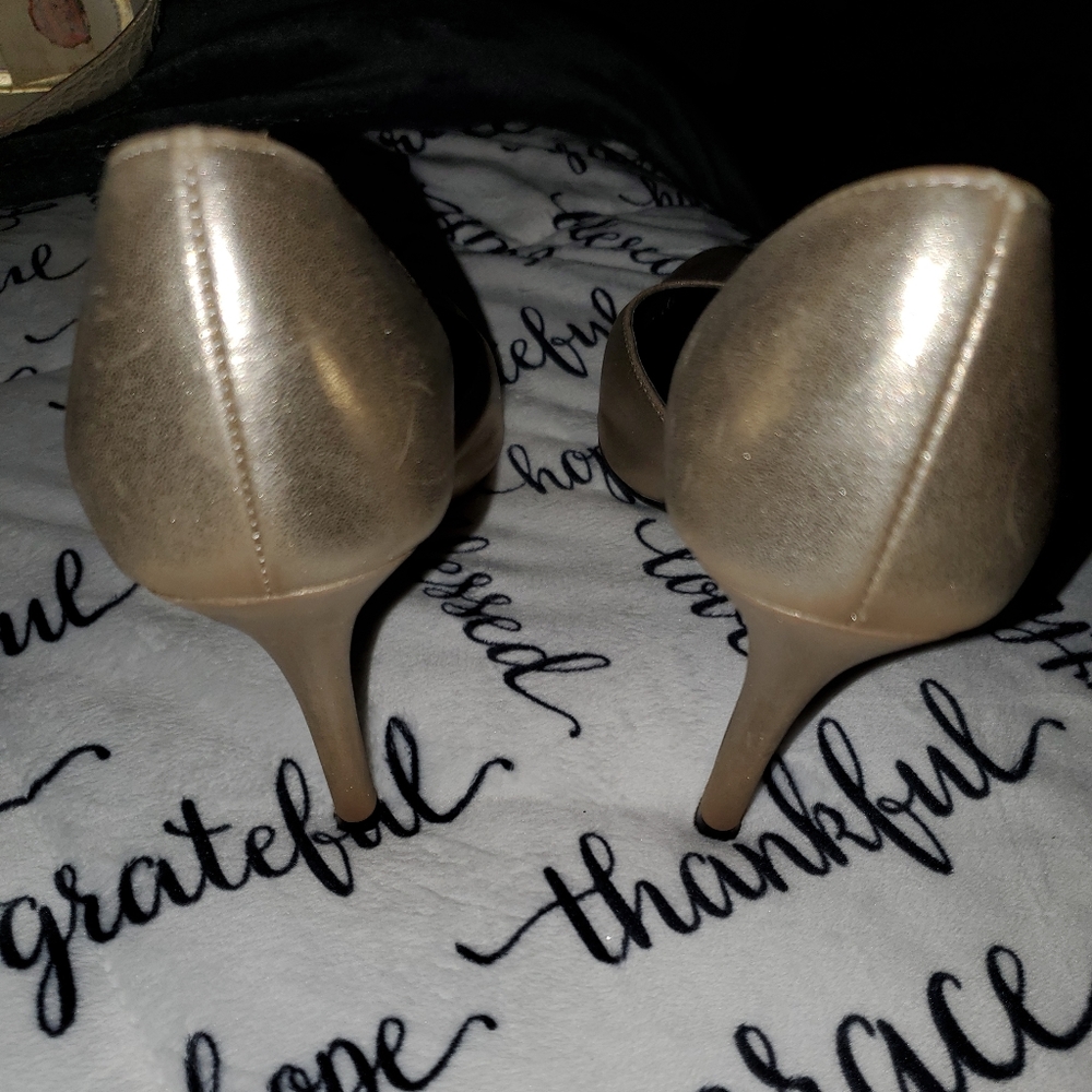 Shoes - Picture 2 of 3